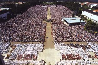 To priests: Concelebrate the Mass of May 13, presided over by Pope Benedict XVI